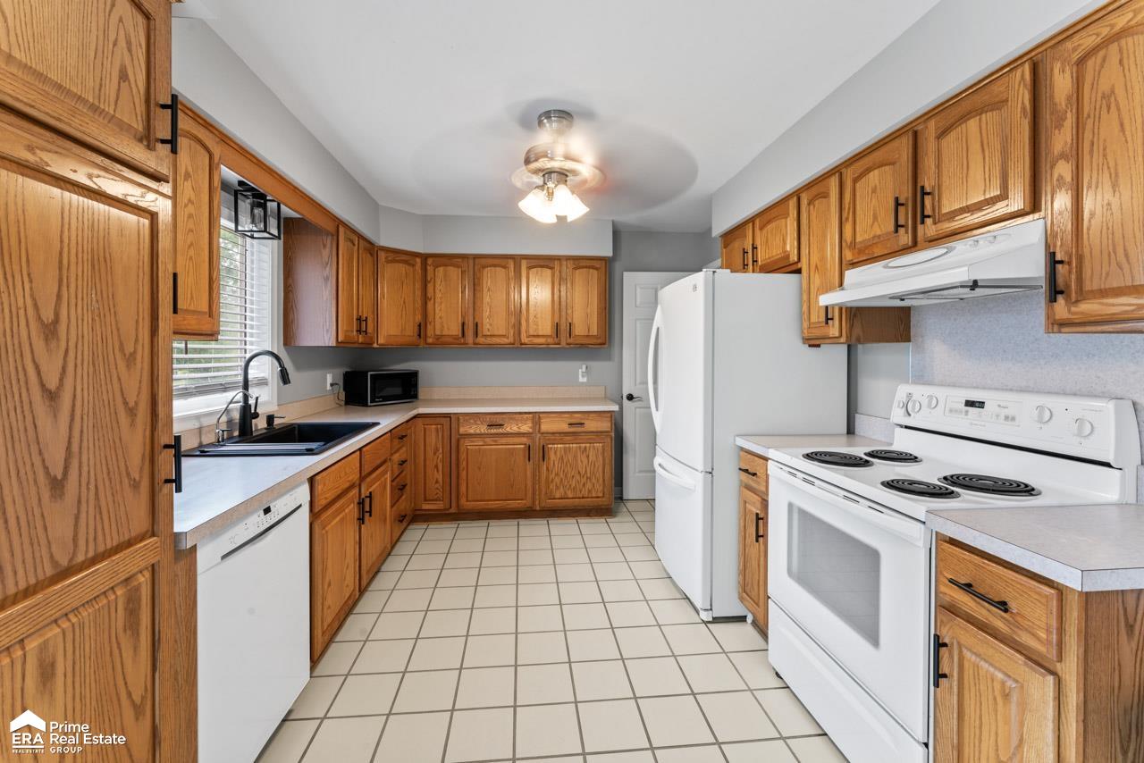 6494 Coldwater Road Flushing, MI 48433 - Photo 8 of 32