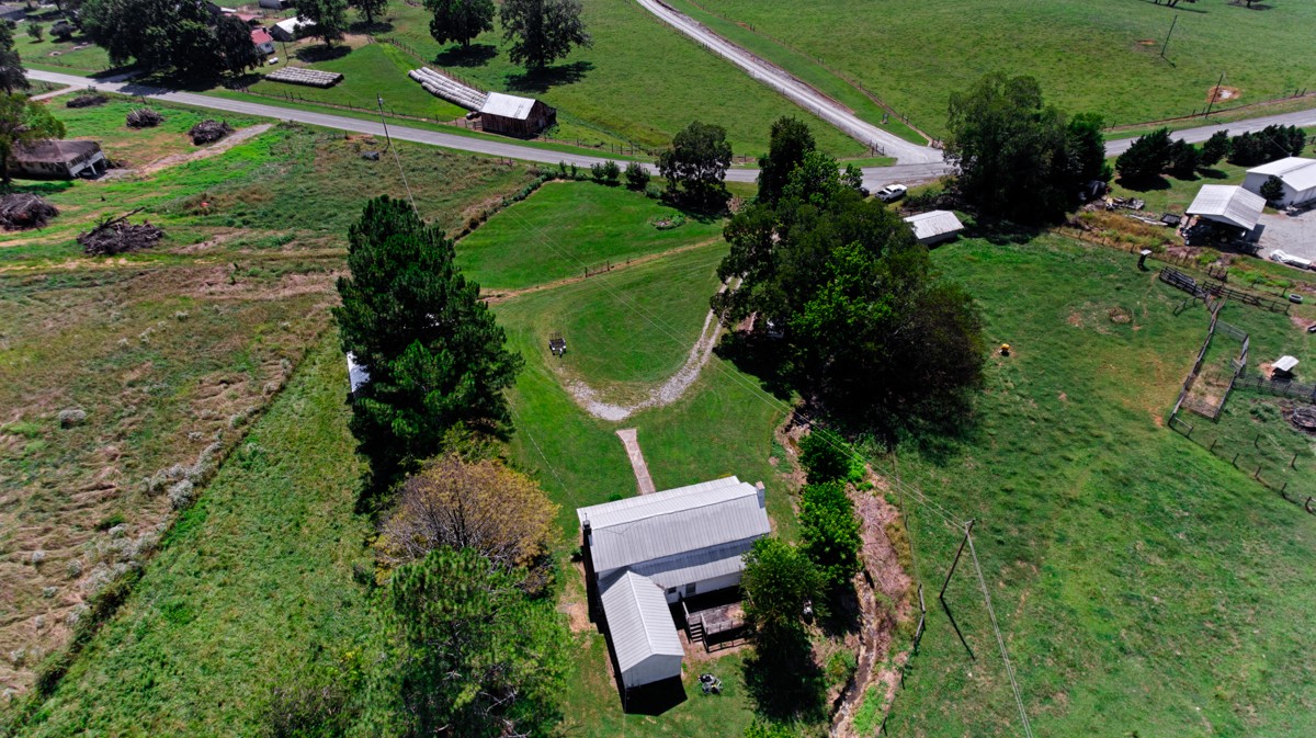 33448 Ardmore Ridge Road Ardmore, TN 38449 - Photo 19 of 19 an aerial view of a house with a garden
