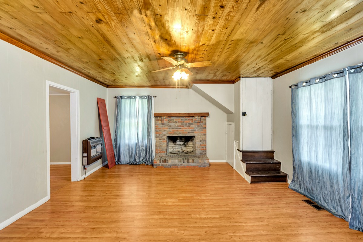 33448 Ardmore Ridge Road Ardmore, TN 38449 - Photo 10 of 19 a view of an empty room with a fireplace
