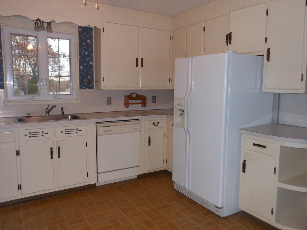 85 Overlook Drive Springfield, MA 01118 - Photo 8 of 22 Gallery Image 8
