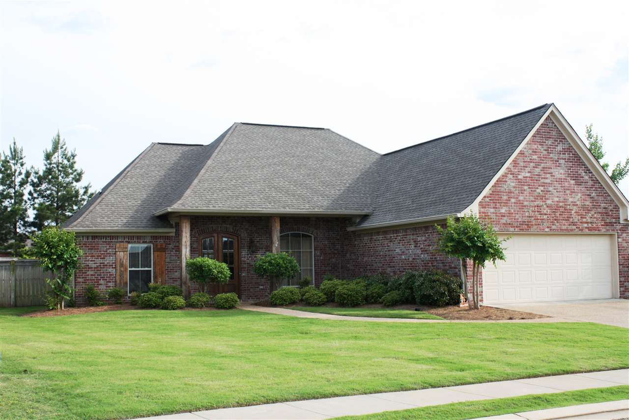 540 Springhill Crossing Brandon, MS 39047 - Photo 3 of 44 Level yard, better than new construction