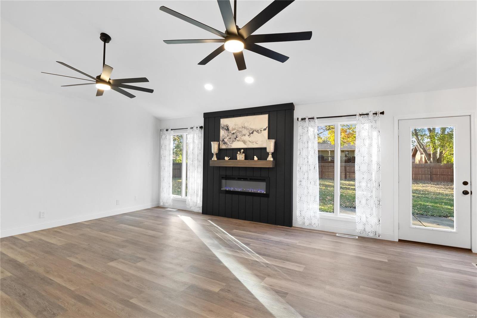 1969 Banyan Tree Road Collinsville, IL 62234 - Photo 8 of 38 Gallery Image 8