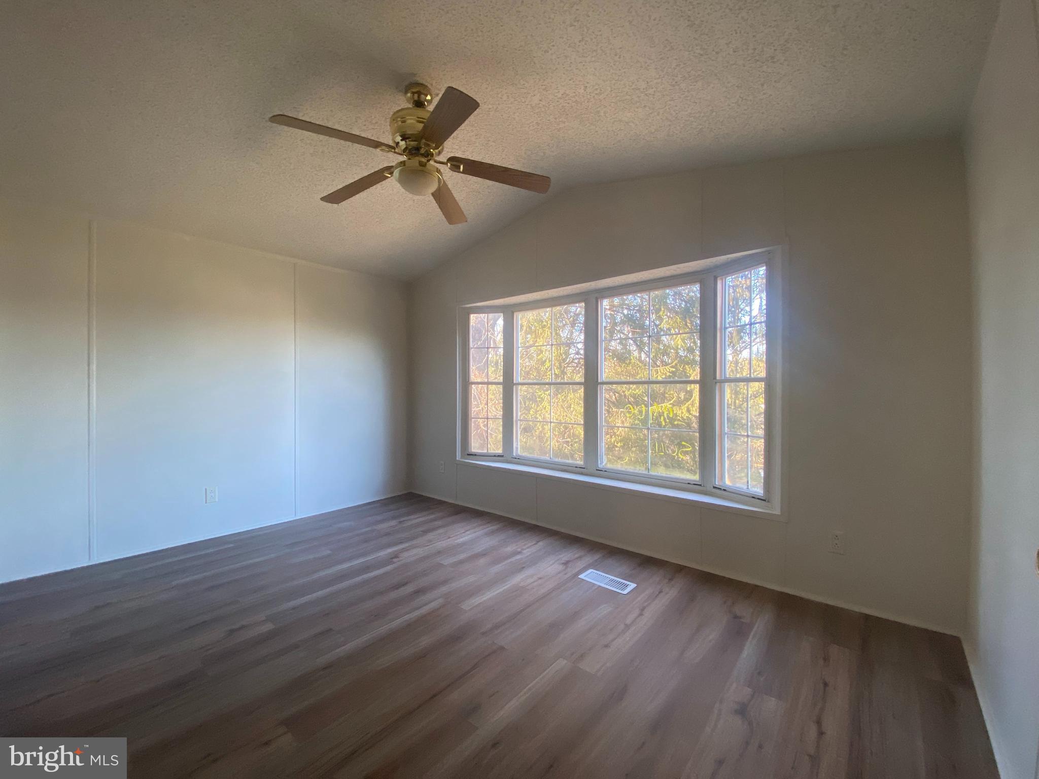 653 Baumgardner Road Lancaster, PA 17603 - Photo 3 of 14