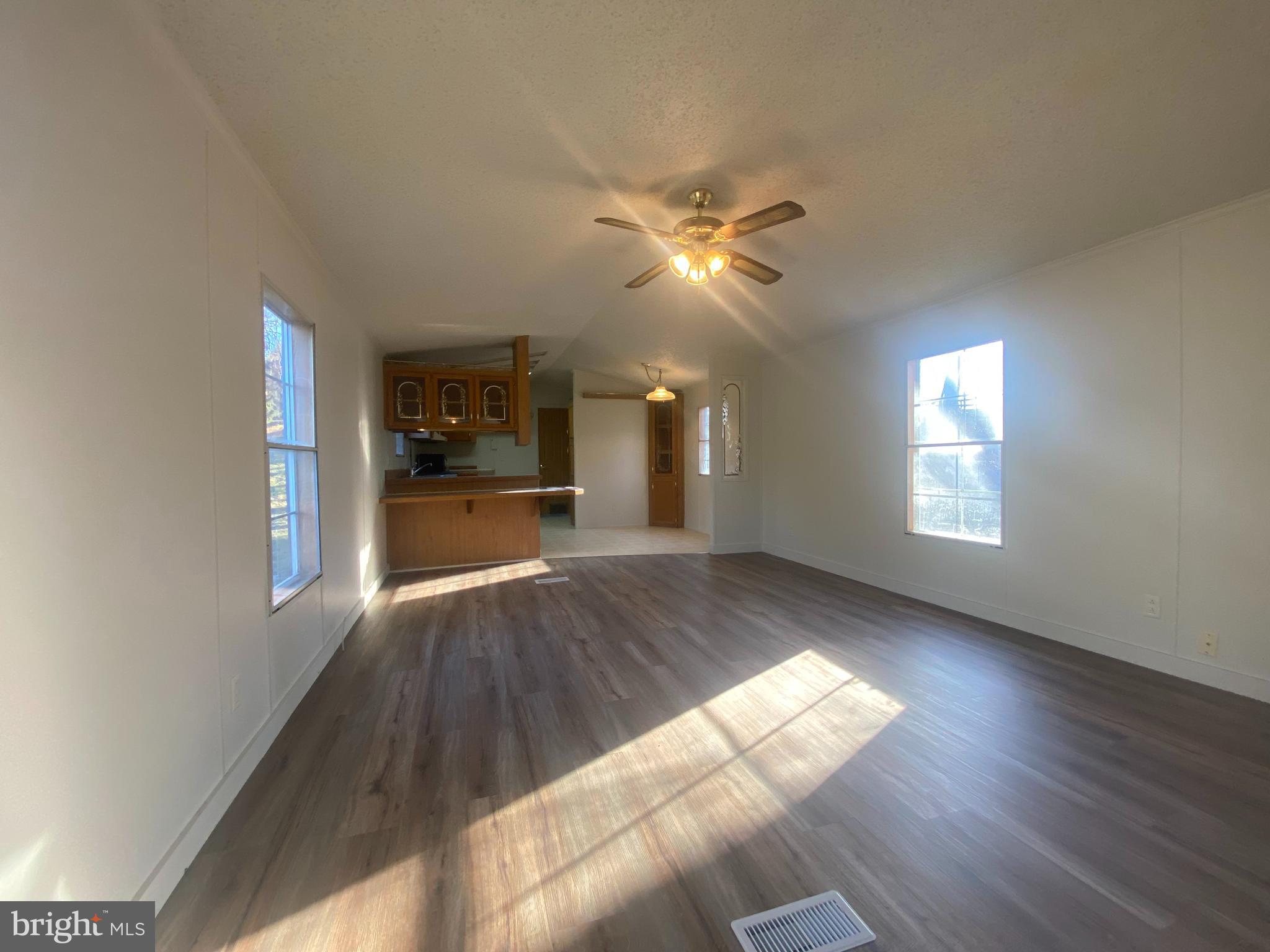 653 Baumgardner Road Lancaster, PA 17603 - Photo 4 of 14