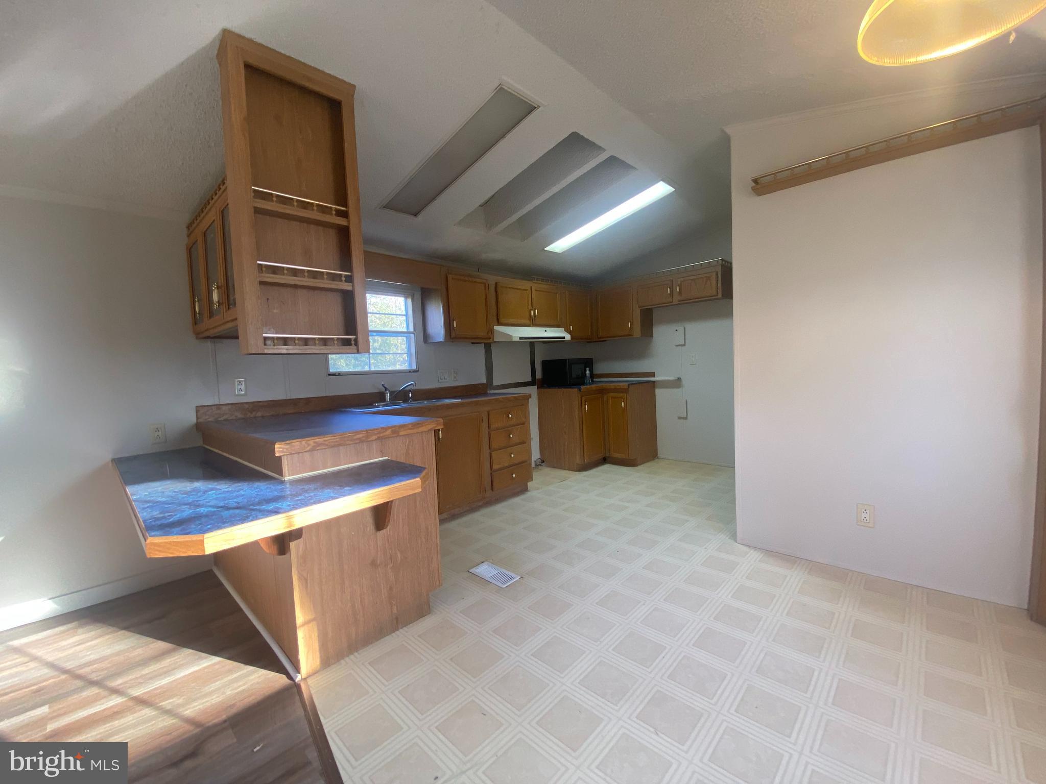 653 Baumgardner Road Lancaster, PA 17603 - Photo 5 of 14