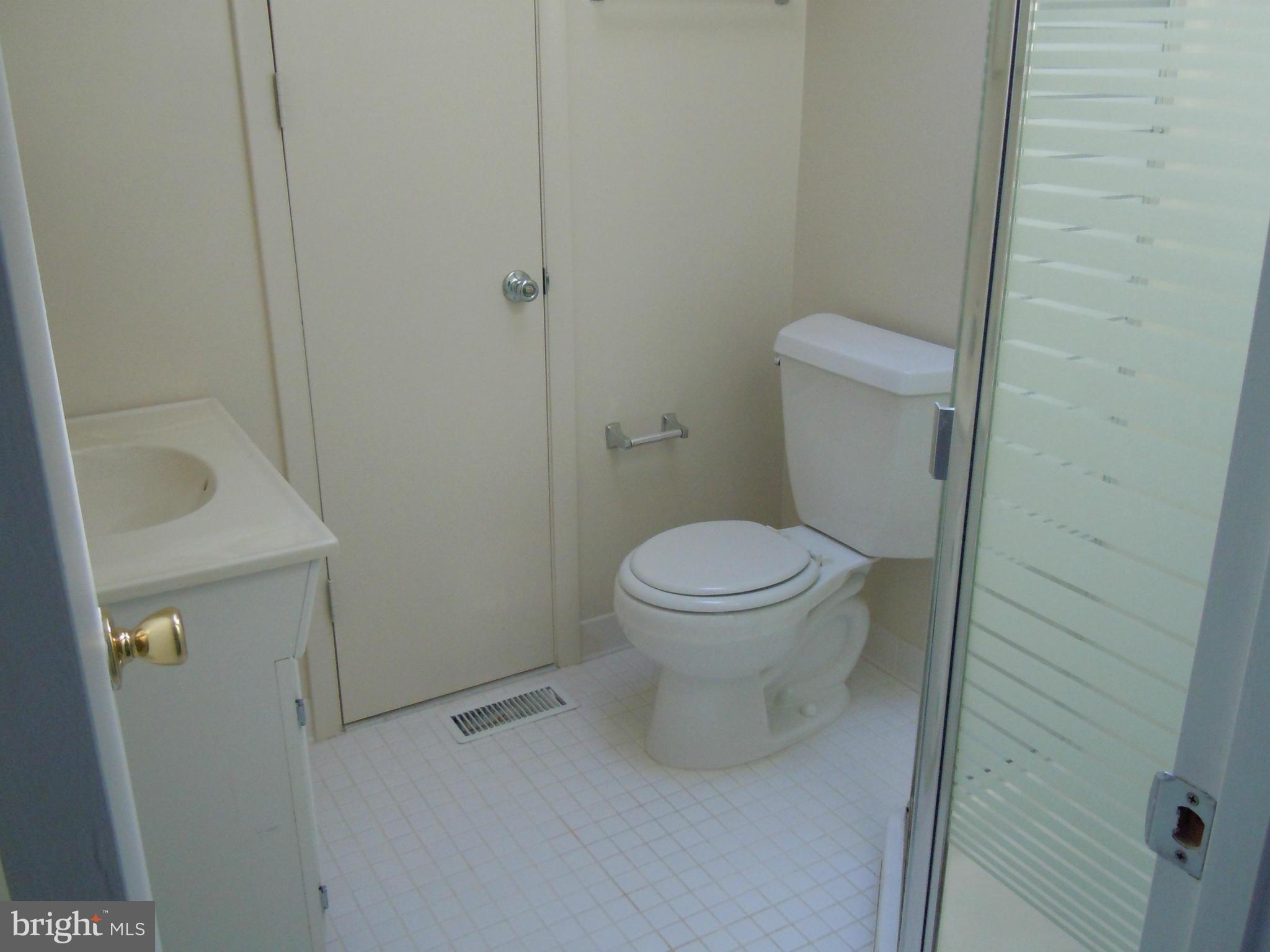 1312 Winding Waye Lane Silver Spring, MD 20902 - Photo 13 of 15 Bath
