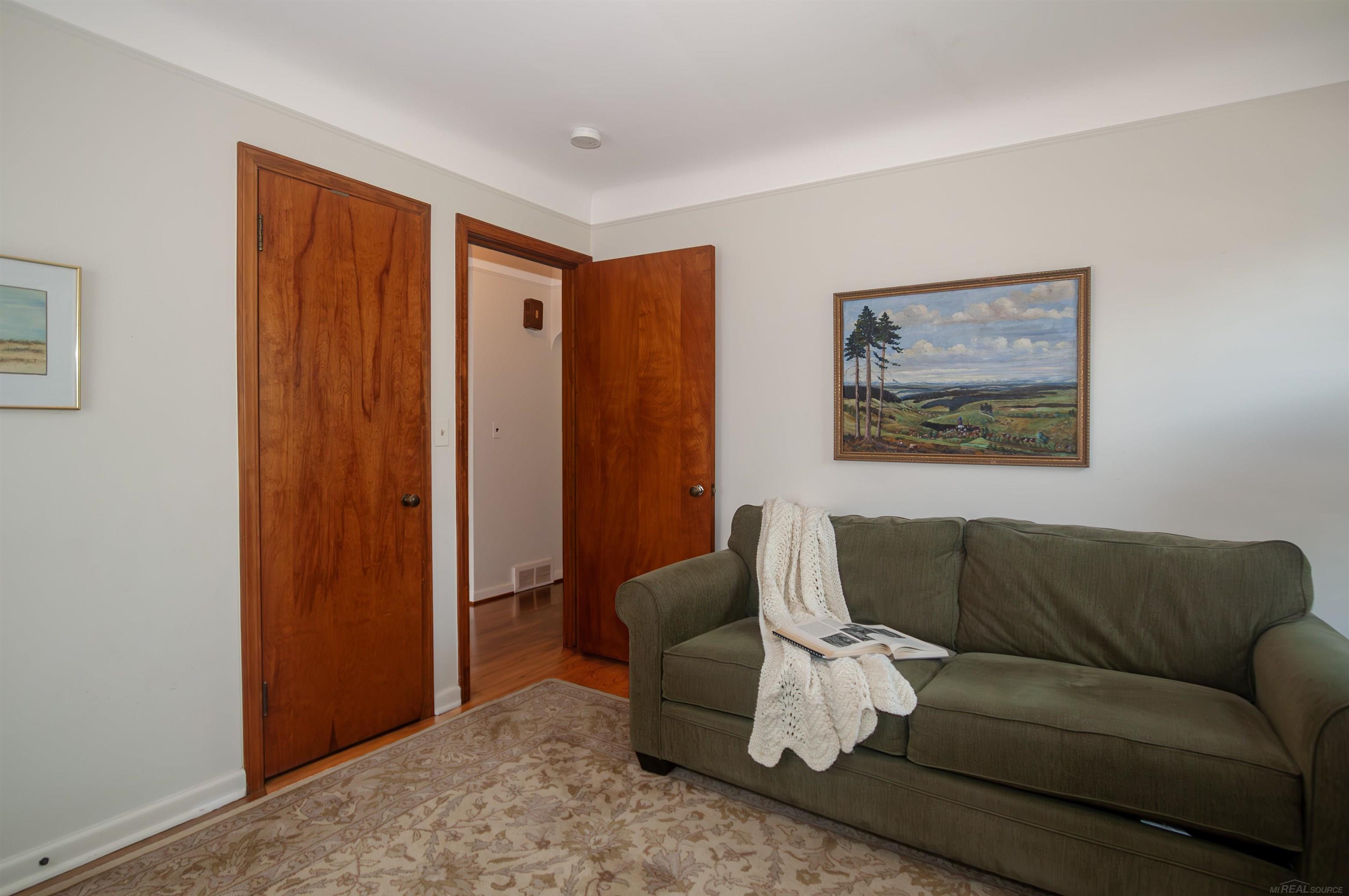1636 Hawthorne Road Grosse Pointe, MI 48236 - Photo 22 of 41 50149731-8ca20393-d872-4018-b35e-5d847ad9a385.JPG