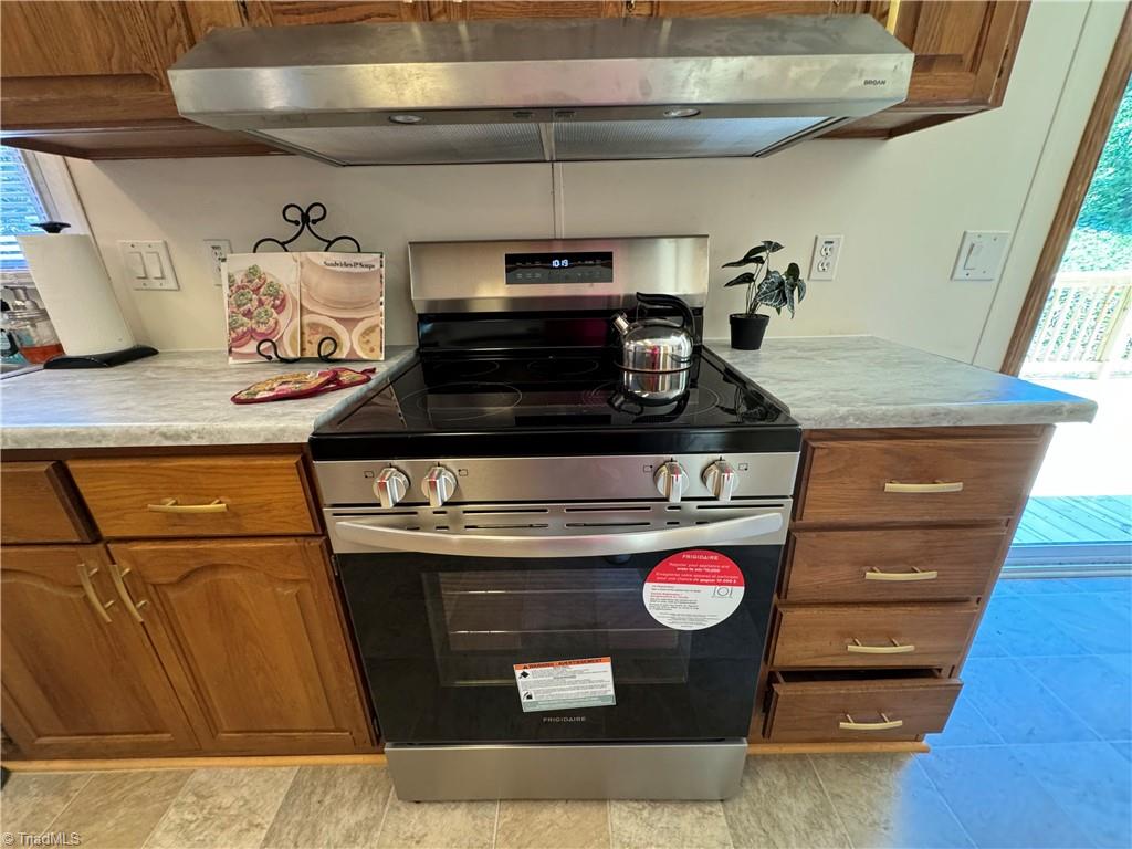 178 Waddell Street Ronda, NC 28670 - Photo 15 of 47 New glass top stove and hood vent