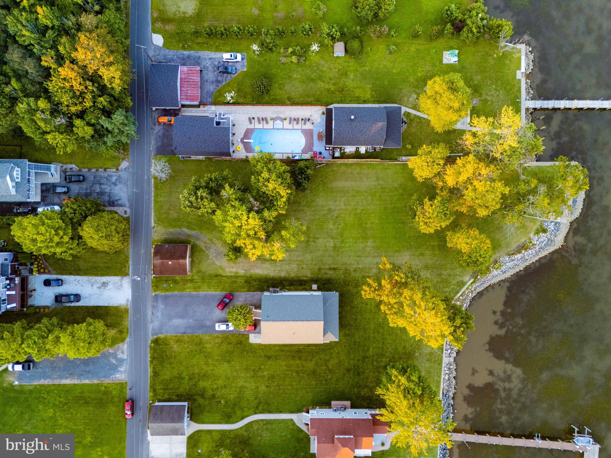 3635 Bay Drive Baltimore, MD 21220 - Photo 3 of 12 view of screen tv