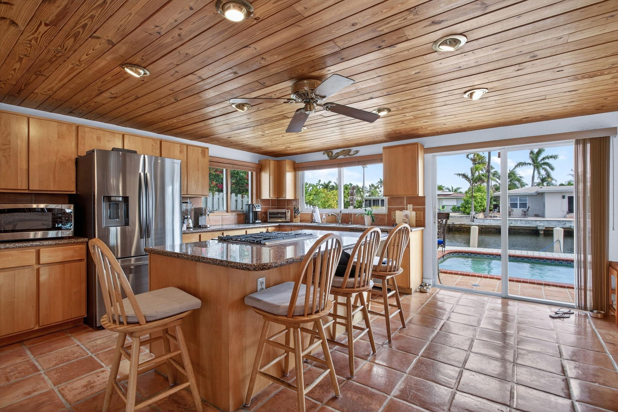 900 Southeast 3rd Terrace Pompano Beach, FL 33060 - Photo 5 of 34 Photo 4