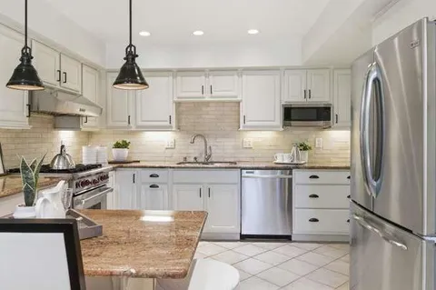$1,895,000 | 102 Calle Corta, Los Gatos, CA 95032