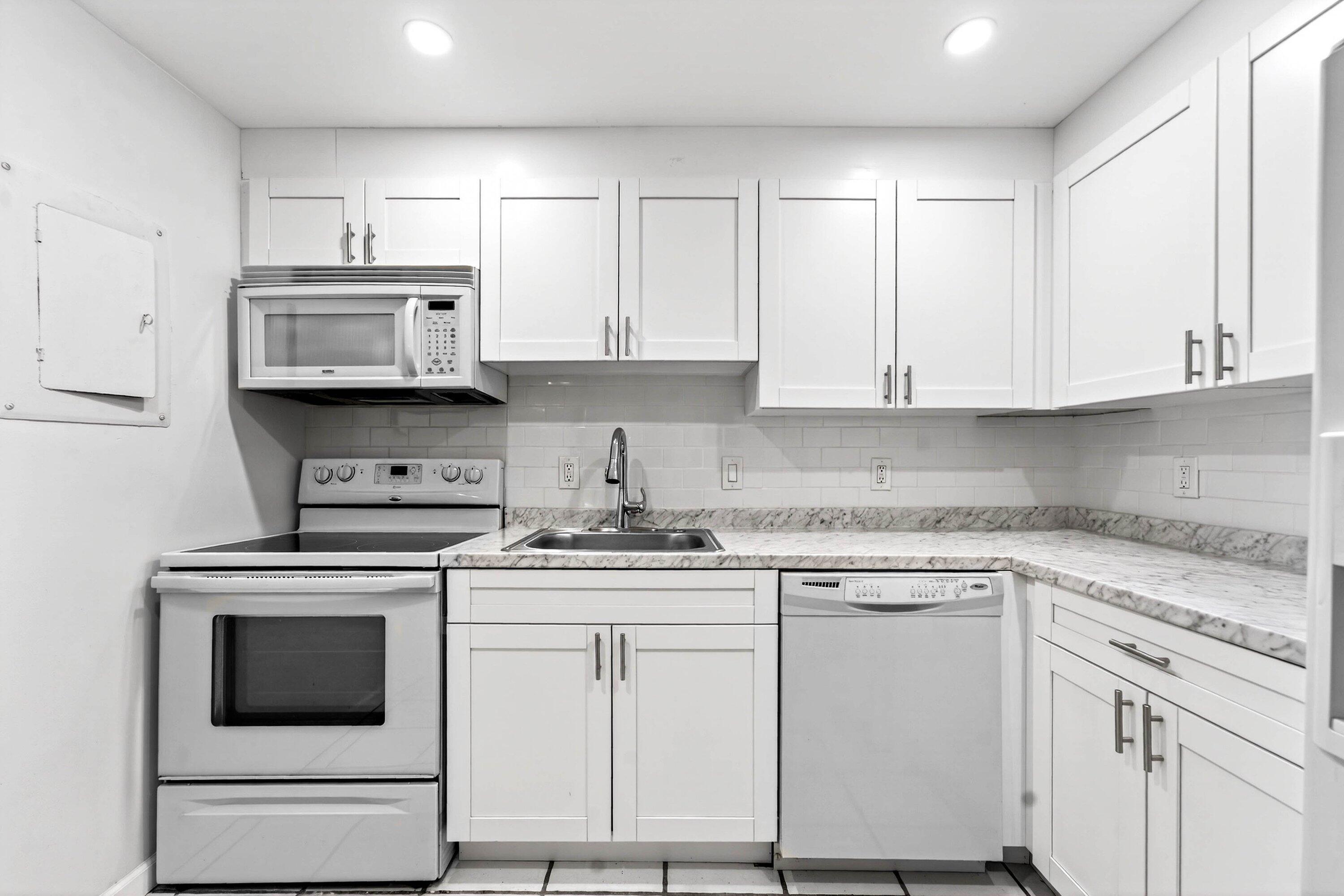 1681 Northwest 70th Avenue, Unit 102 Plantation, FL 33313 - Photo 7 of 37 013-1681Northwest70thAvenue-102-Plantati