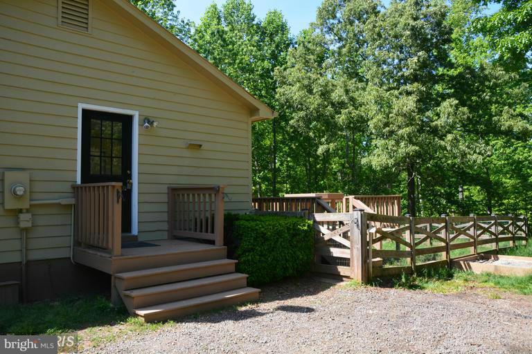 14471 Snake Castle Road Sumerduck, VA 22742 - Photo 2 of 11 Exterior (General)