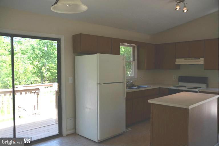 14471 Snake Castle Road Sumerduck, VA 22742 - Photo 7 of 11 Kitchen