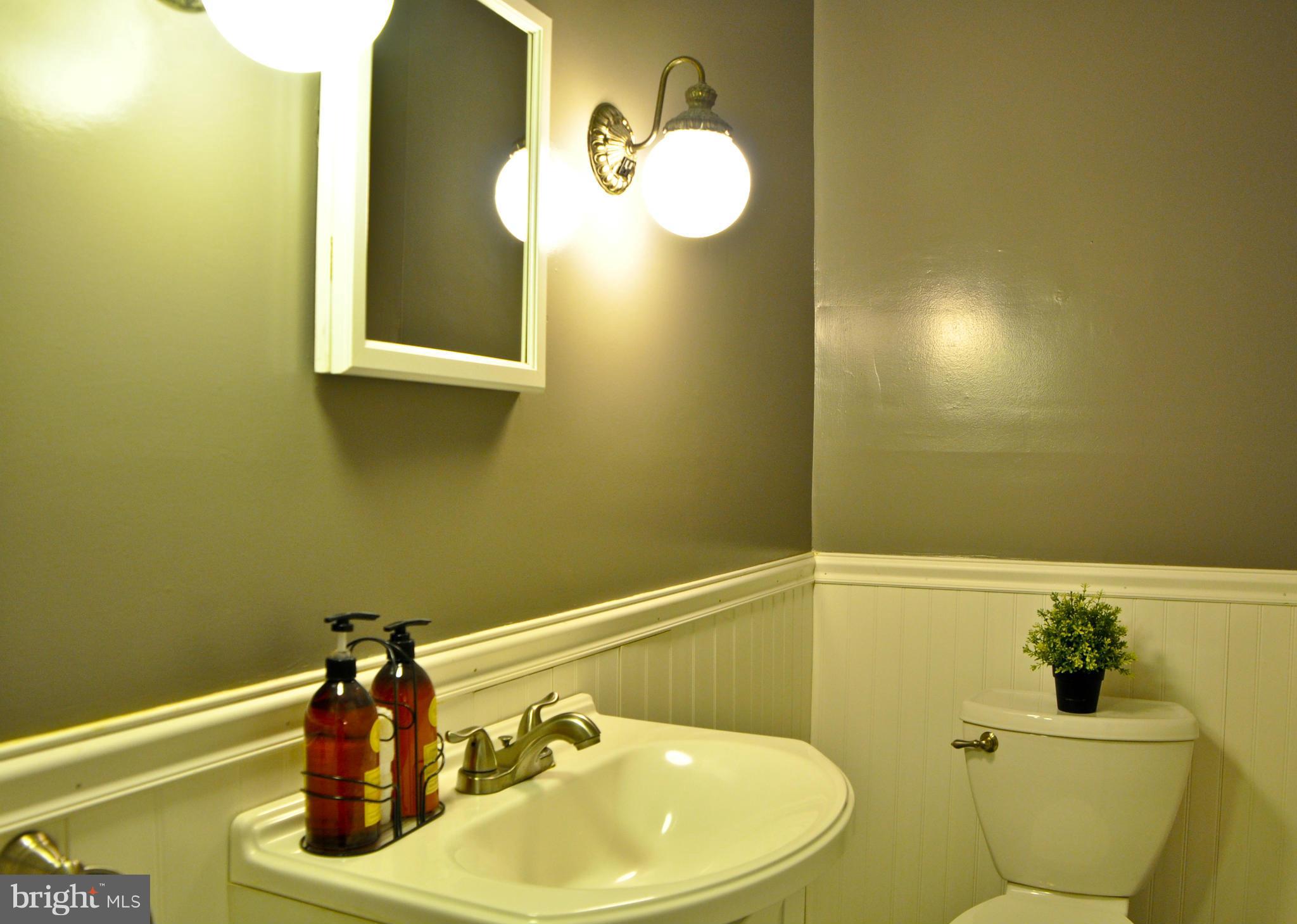 7317 Inzer Street Springfield, VA 22151 - Photo 11 of 15 Bath