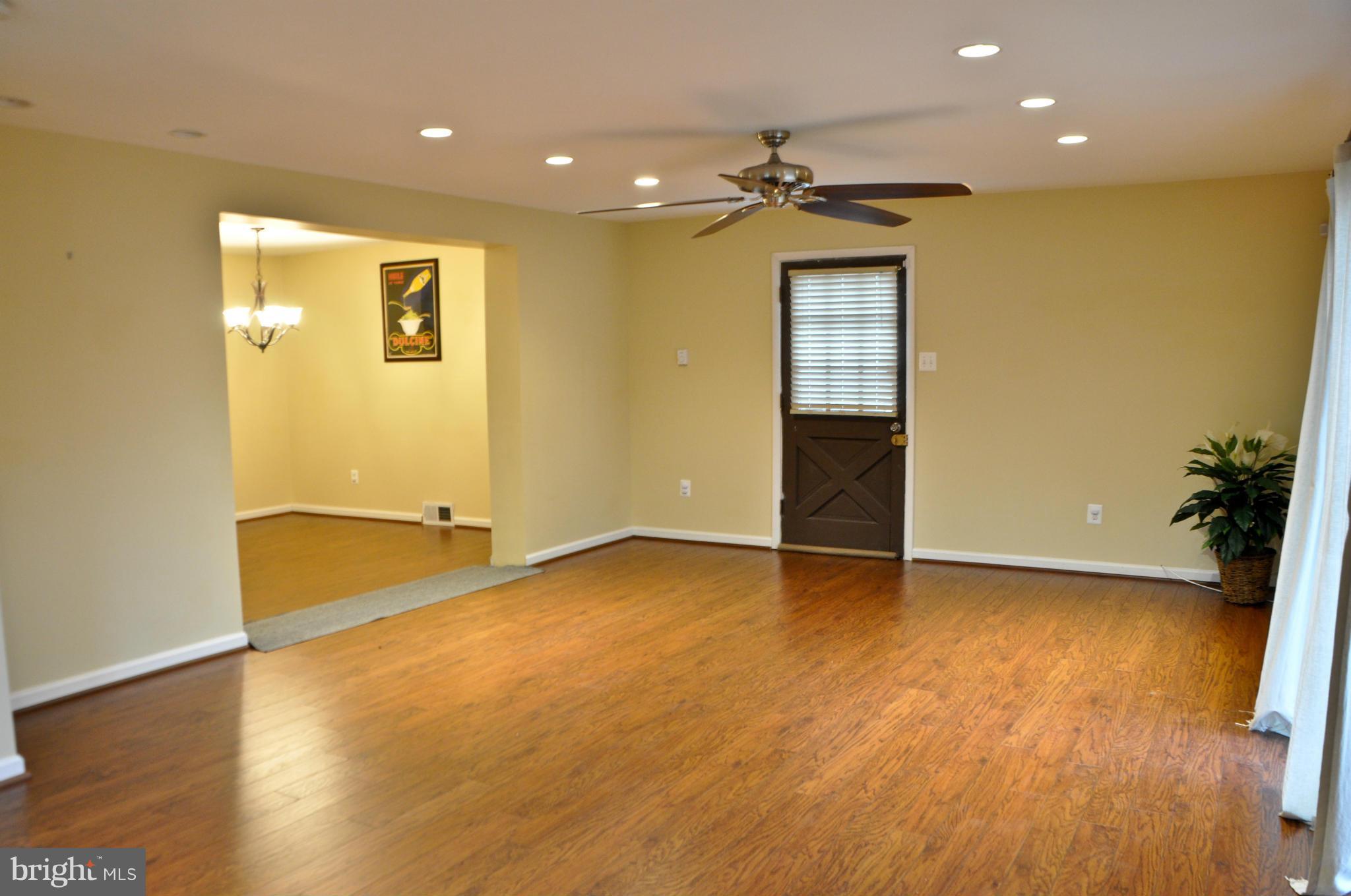 7317 Inzer Street Springfield, VA 22151 - Photo 10 of 15 Living Room