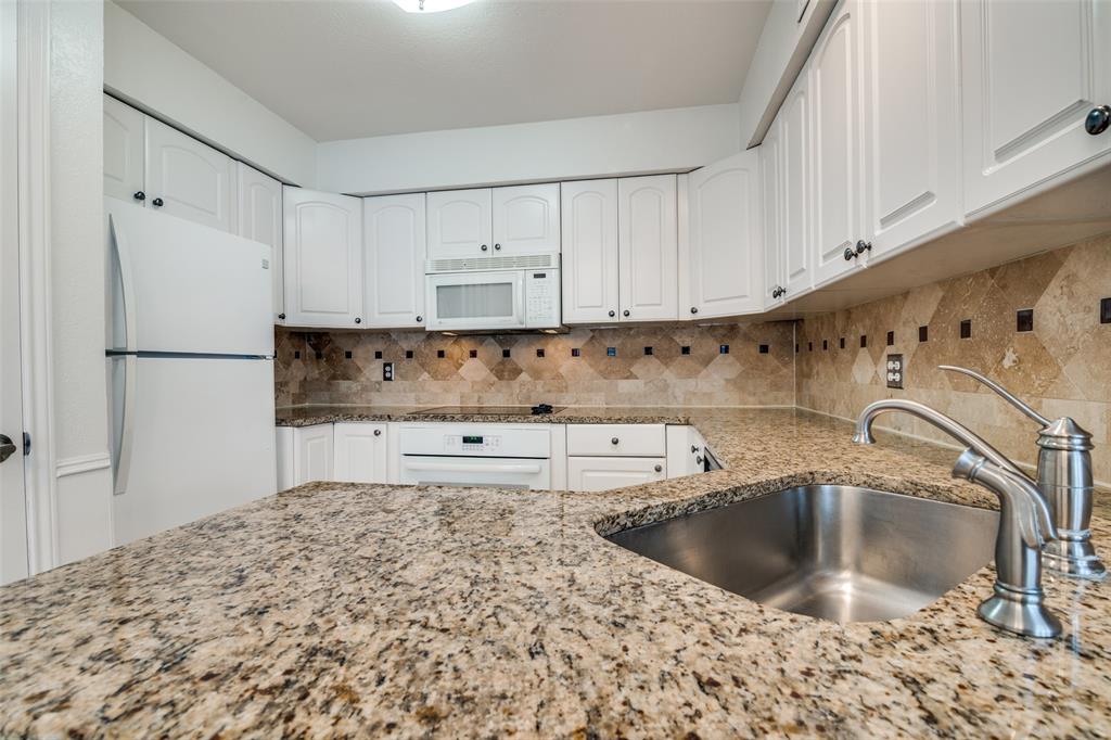 17018 Planters Row Addison, TX 75001 - Photo 8 of 25