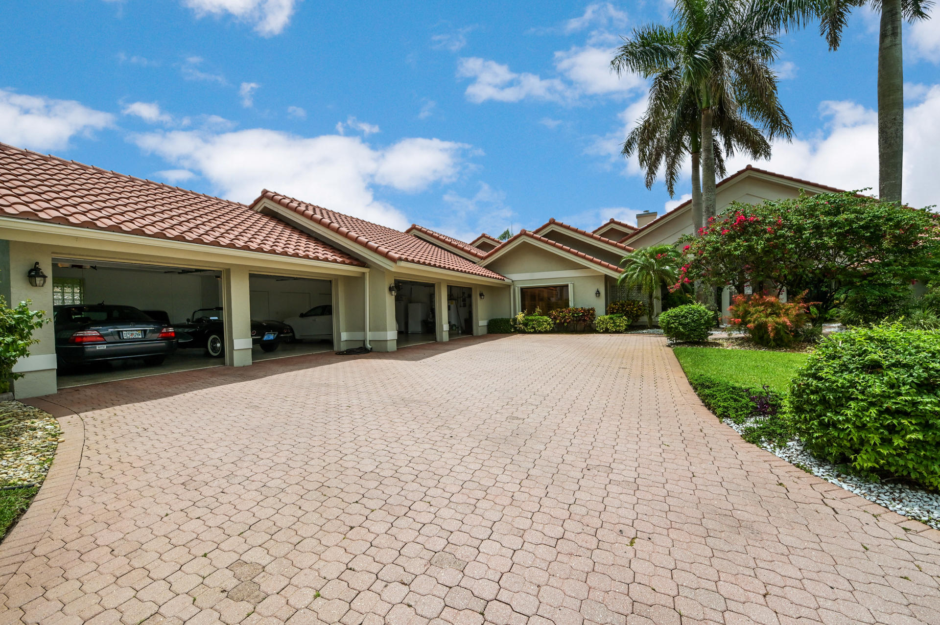 4832 Chamal Circle Boca Raton, FL 33487 - Photo 7 of 63 GArrage 02