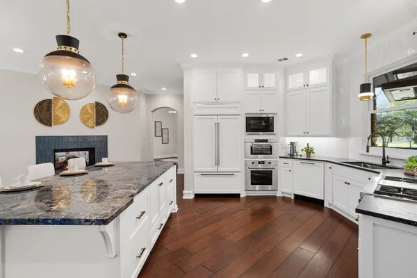 $1,795,000 | 11302 Lake Forest Drive, Conroe, TX 77384