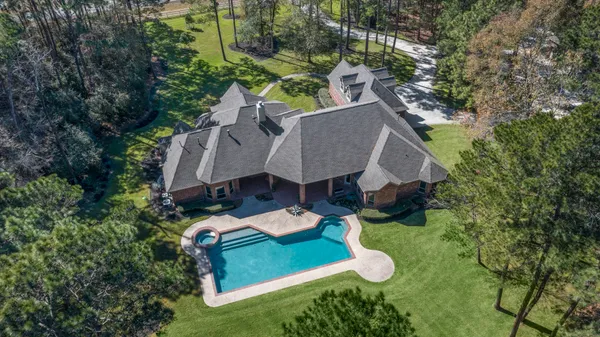 $1,795,000 | 11302 Lake Forest Drive, Conroe, TX 77384