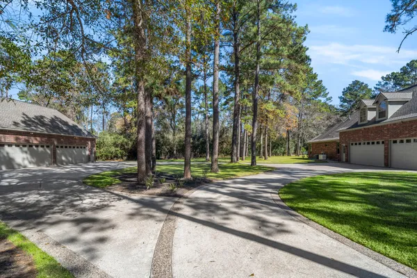 $1,795,000 | 11302 Lake Forest Drive, Conroe, TX 77384