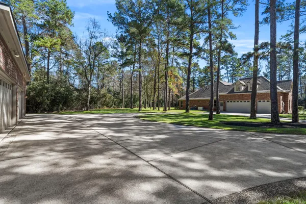 $1,795,000 | 11302 Lake Forest Drive, Conroe, TX 77384