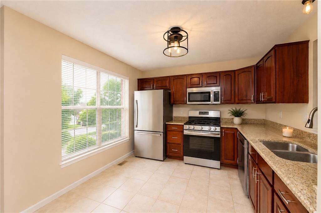 433 Georgetown Court Seven Fields, PA 16046 - Photo 12 of 23