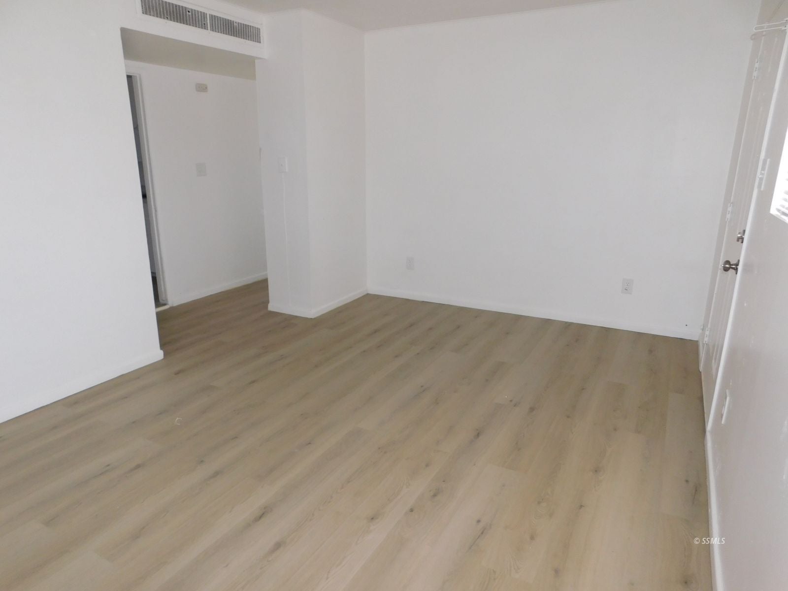 737 Commercial Avenue Ridgecrest, CA 93555 - Photo 4 of 8 Gallery Image 4