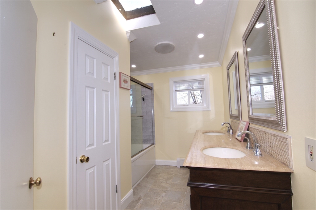 244 Crosby Road Berlin, MA 01503 - Photo 13 of 24