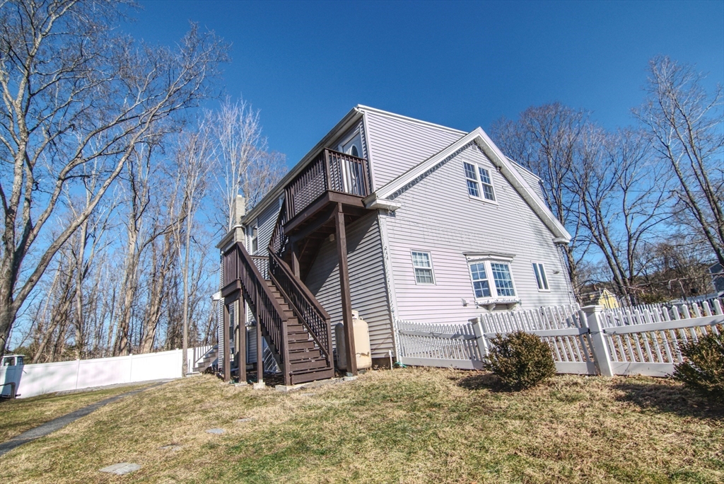 244 Crosby Road Berlin, MA 01503 - Photo 4 of 24