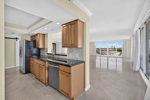 $1,175,000 | 4000 North Ocean Drive, Unit 403, Singer Island, FL 33404