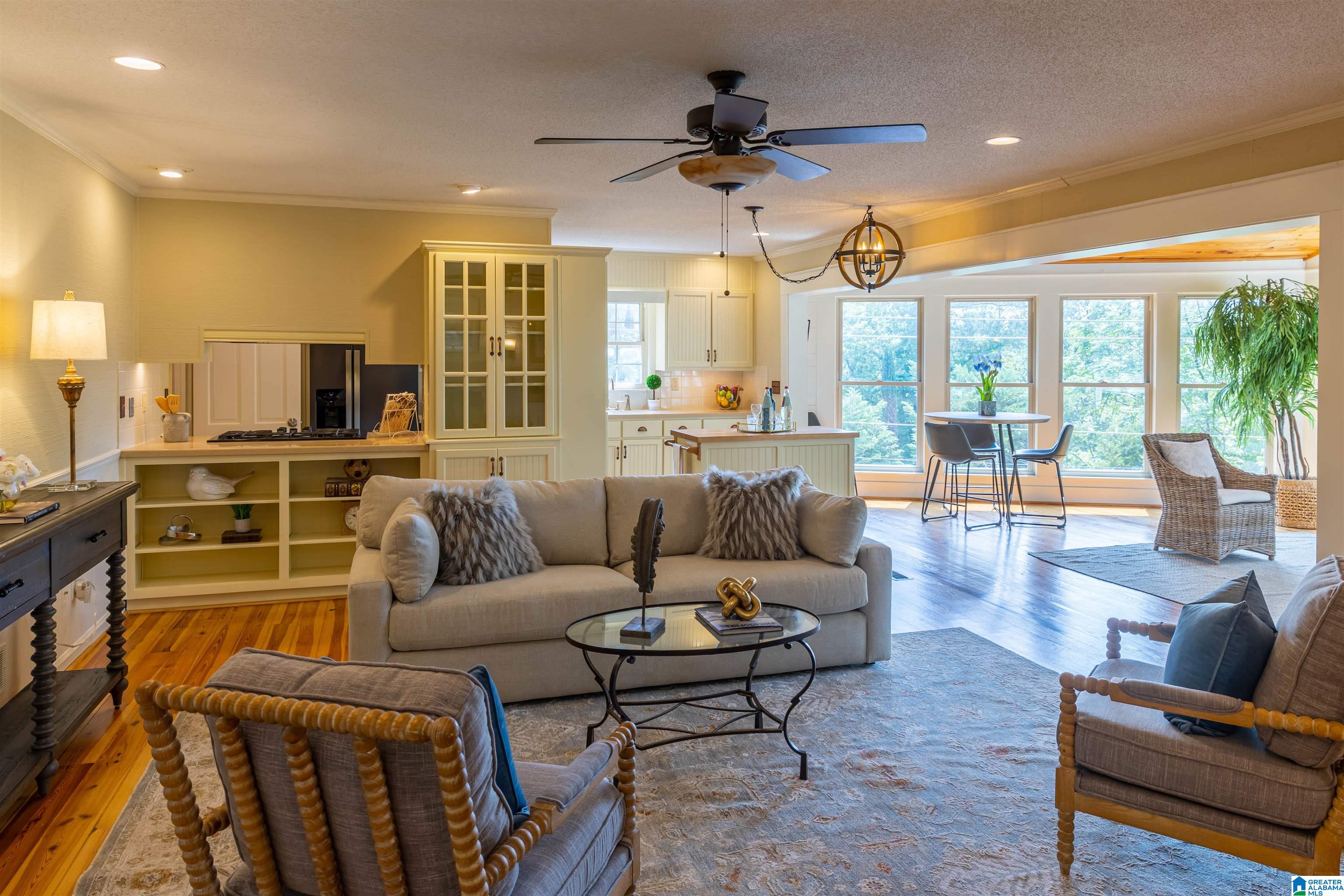 1533 Wellington View Road Birmingham, AL 35209 - Photo 8 of 38