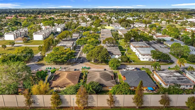 $2,000 | 1800 Northwest 52nd Avenue, Unit 1802, Lauderhill, FL 33313