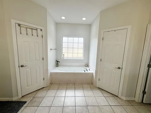 $2,500 | 802 John Thomas Drive, Keene, TX 76059