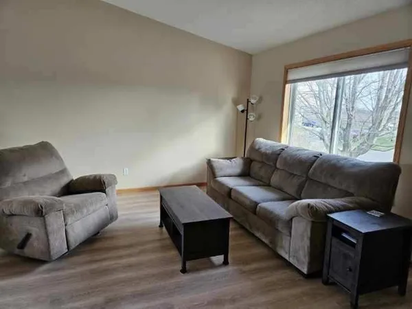 $329,900 | 2300 22nd Drive Southwest, Austin, MN 55912