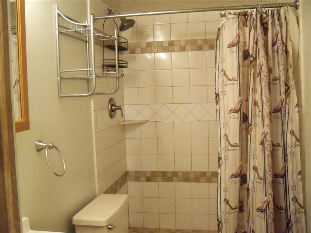 3920 A Ridge Road Aliquippa, PA 15001 - Photo 10 of 25 Updated Main Bath