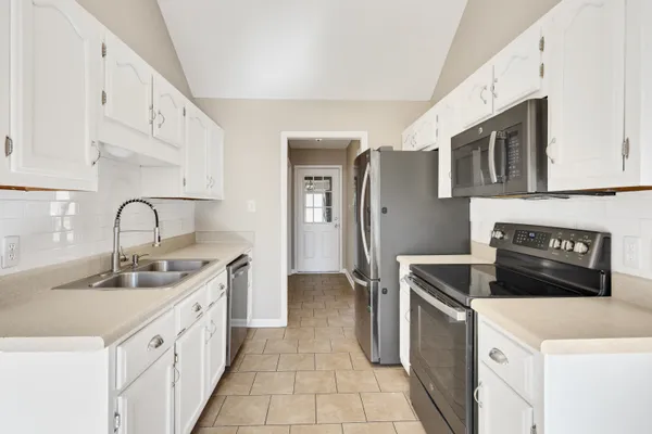 $2,250 | 7775 Shadow Elm Lane, Bartlett, TN 38002