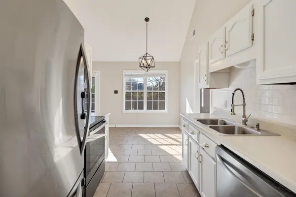$2,250 | 7775 Shadow Elm Lane, Bartlett, TN 38002