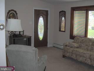 8927 Blue Grass Road Philadelphia, PA 19152 - Photo 4 of 6 Gallery Image 4