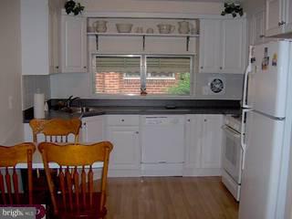 8927 Blue Grass Road Philadelphia, PA 19152 - Photo 5 of 6 Gallery Image 5