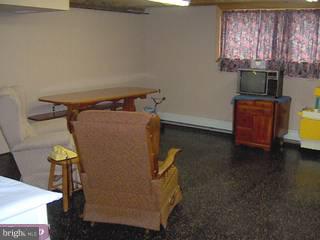 8927 Blue Grass Road Philadelphia, PA 19152 - Photo 6 of 6 Gallery Image 6