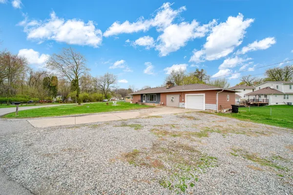 $190,499 | 220 Meadow Lane, Jackson, MI 49203