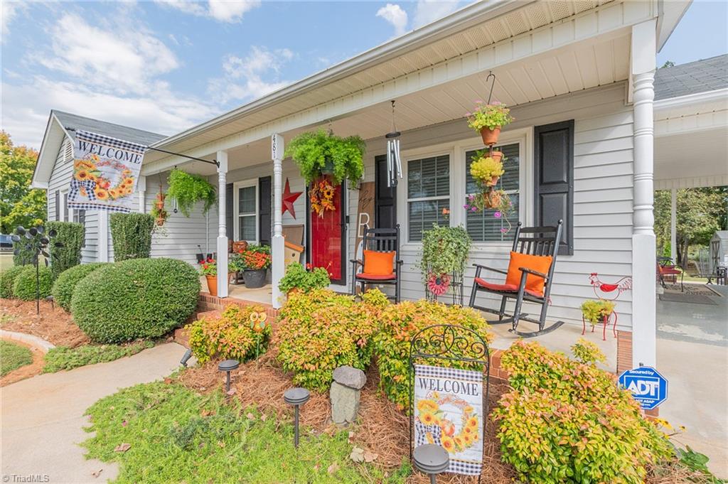 481 North Leonard Road Lexington, NC 27295 - Photo 3 of 40 Gallery Image 3