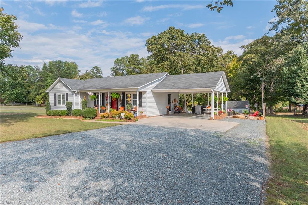 481 North Leonard Road Lexington, NC 27295 - Photo 6 of 40 Gallery Image 6