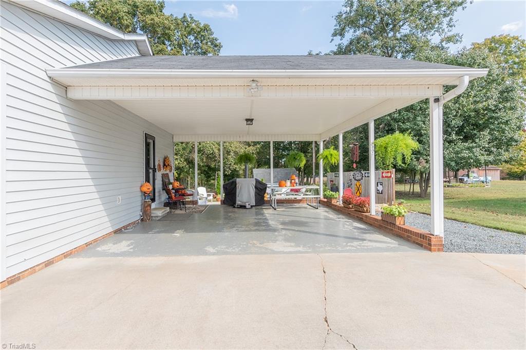 481 North Leonard Road Lexington, NC 27295 - Photo 7 of 40 Gallery Image 7