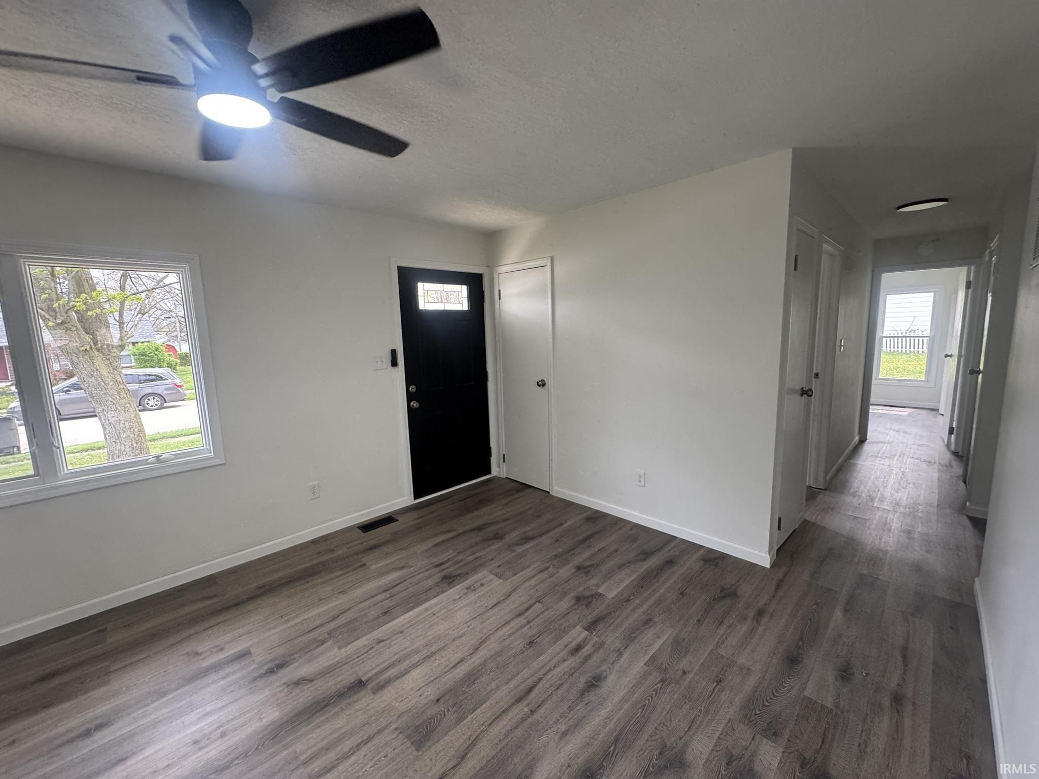 4621 Dutchess Lane Fort Wayne, IN 46835 - Photo 2 of 22