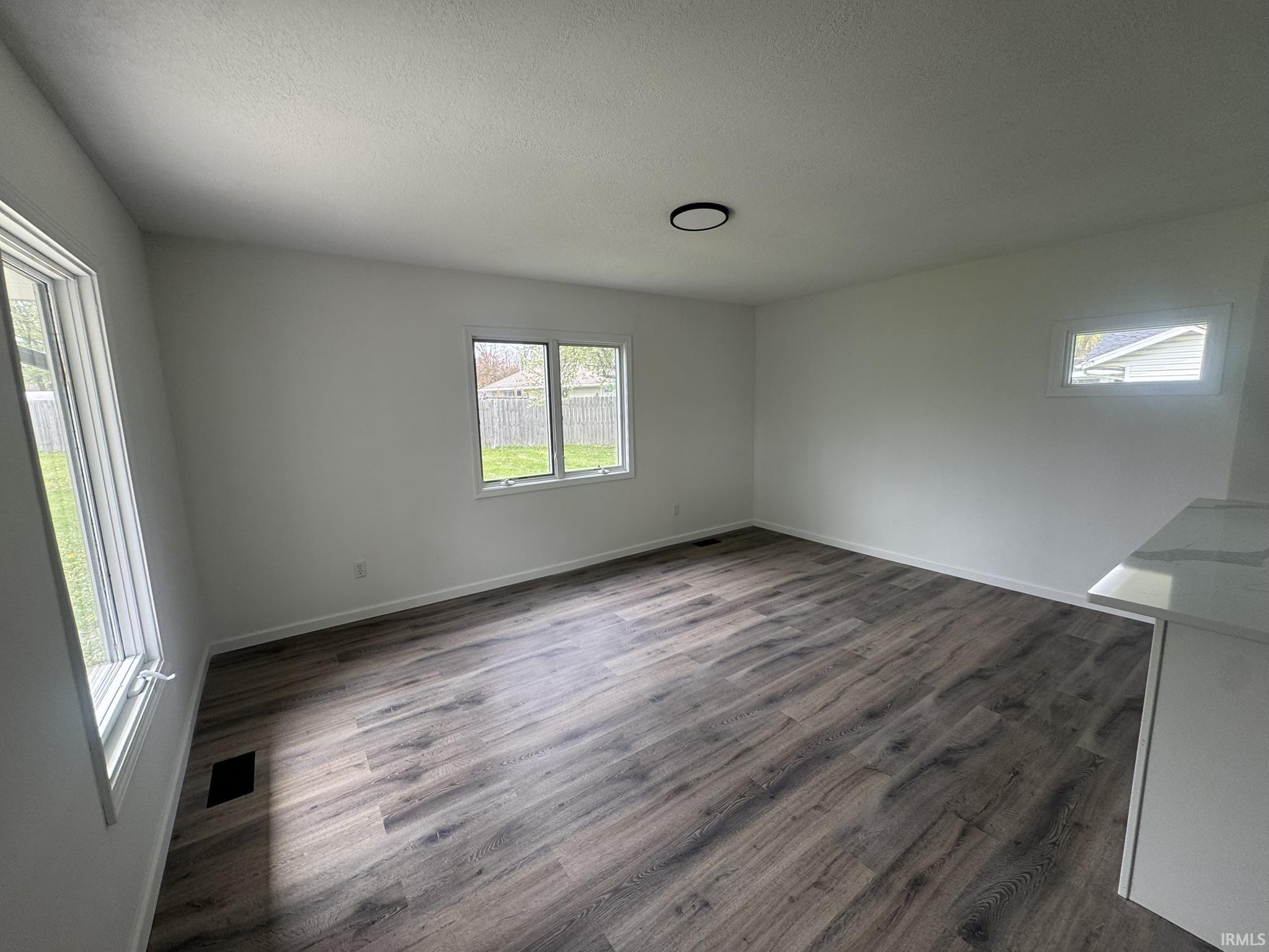4621 Dutchess Lane Fort Wayne, IN 46835 - Photo 8 of 22