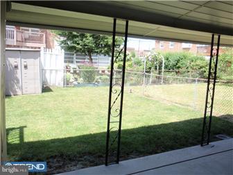 12428 Dunks Ferry Road Philadelphia, PA 19154 - Photo 3 of 11 Exterior Back