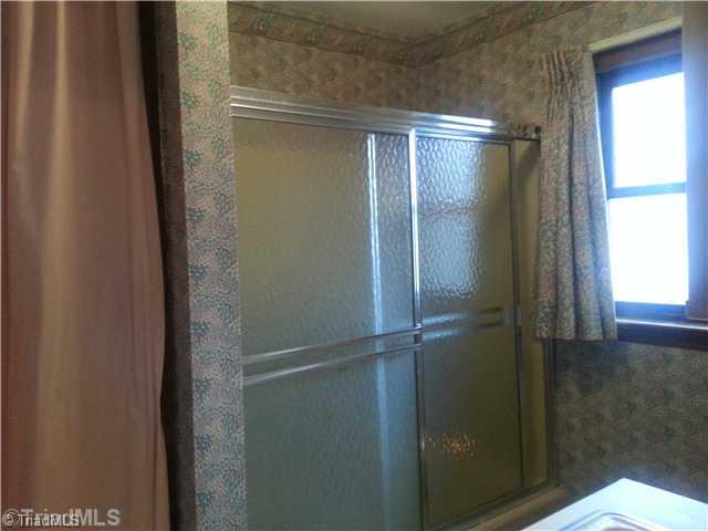 3558 Mechanic Road Asheboro, NC 27205 - Photo 12 of 16 Bath.