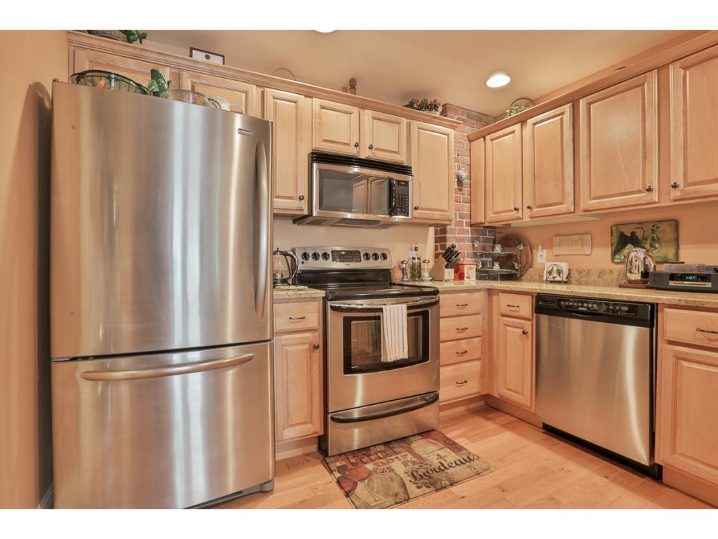 7 Chester Road, Unit 105 Derry, NH 03038 - Photo 15 of 24